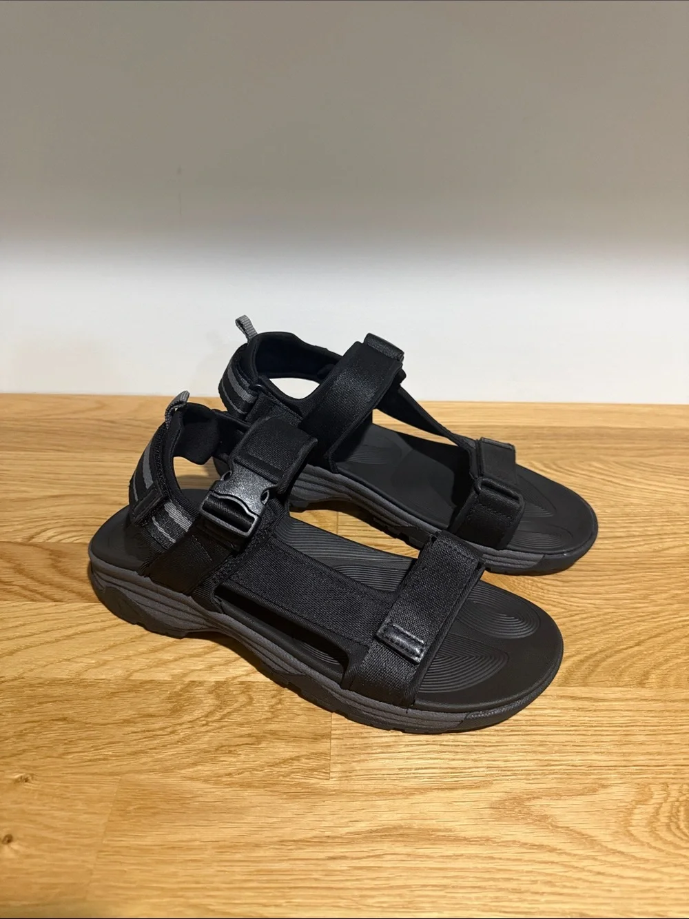 G.H. Bass & Co. Black Men's Adjustable Sport Sandals